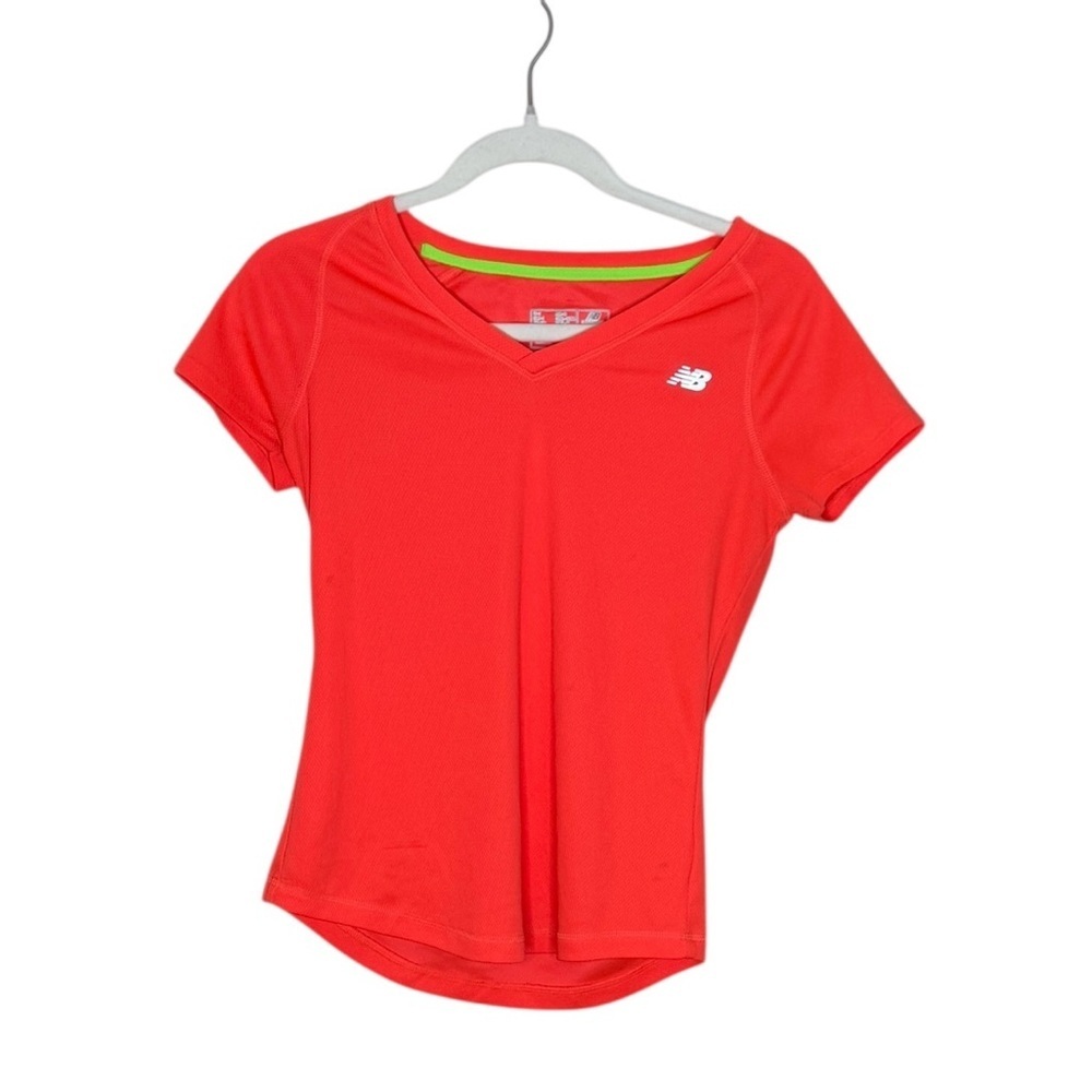 New Balance Women’s Short Sleeve V-Neck Workout T-Shirt Top S Tangerine Dream 🍊 - Picture 3 of 9